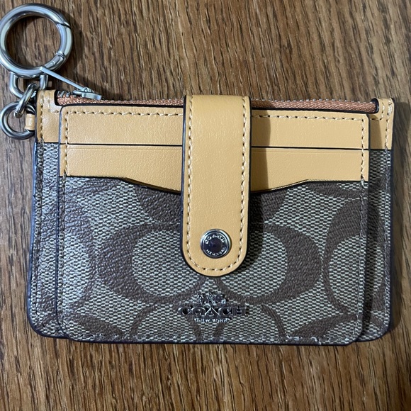 Coach Attachment Card Case In Signature Canvas - Picture 3 of 9